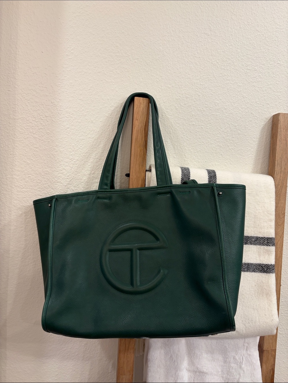 TELFAR Large Carry Bag - Forest - 100% cow hide - Authentic - pebble leather - Picture 4 of 17